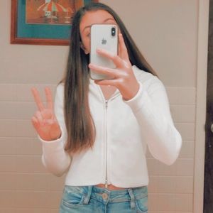 Meet your Posher, Addison